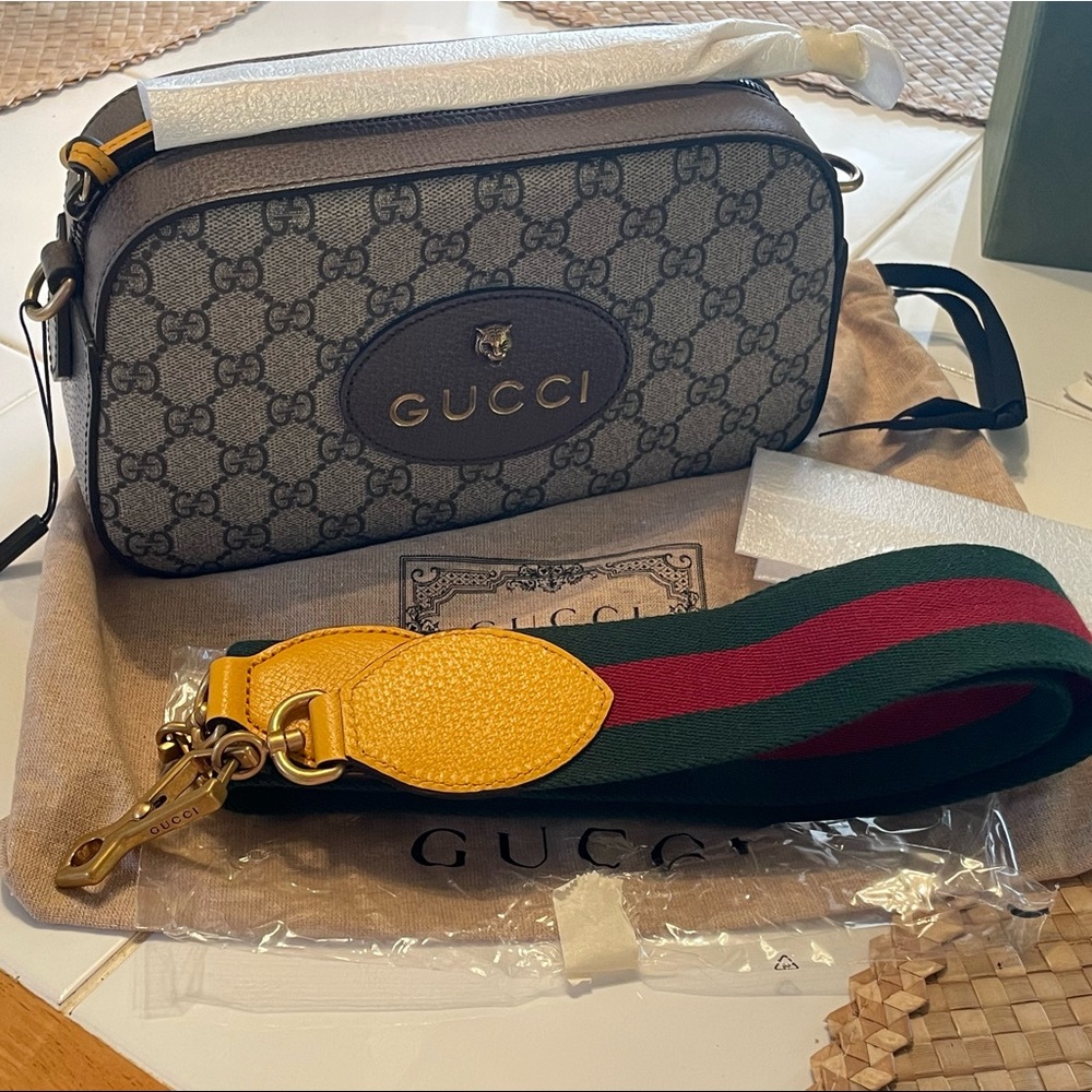 GUCCI neo vintage messenger bag. *BRAND NEW with defect scuffing on side.